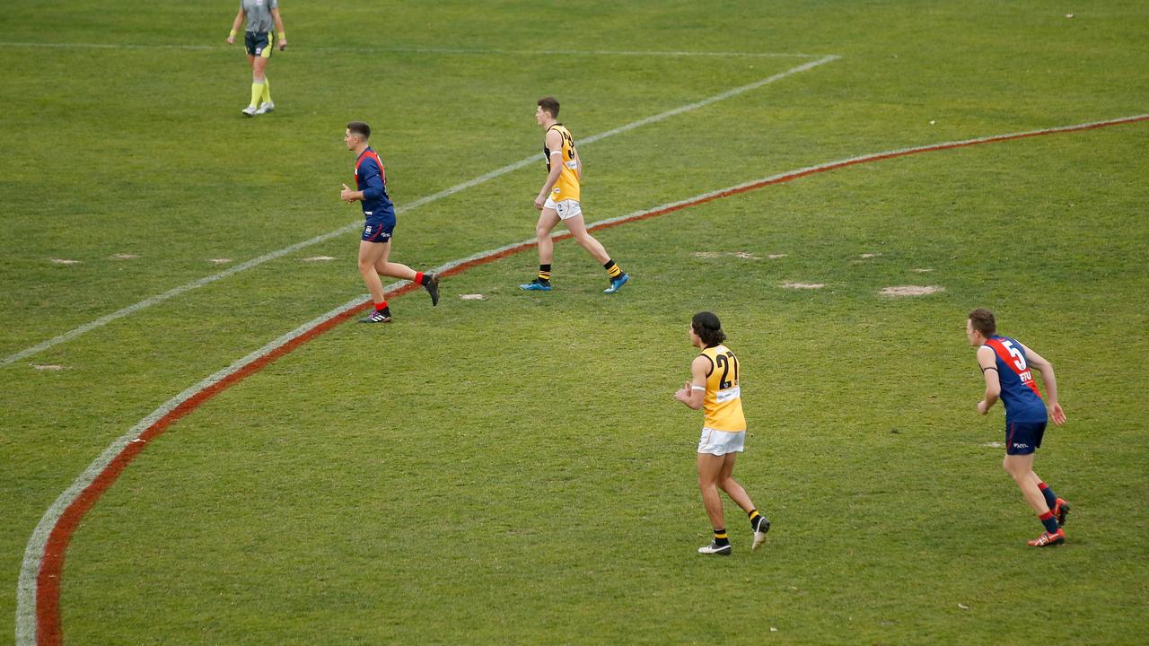 The AFL used late-season VFL matches in 2018 to test out their rule changes for 2019. Here, players stand in starting positions in the forward 50. (Photo by Darrian Traynor/Getty Images)