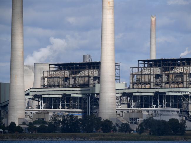 A general view of Liddell power station in Muswellbrook, in the NSW Hunter Valley region, on Sunday, April 22, 2018. Hong Kong based company Alinta Energy has made a $250m offer to AGL to buy the ageing power plant. (AAP Image/Dan Himbrechts) NO ARCHIVING