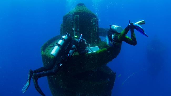 Council divers working on the Wonder Reef tourist attraction on the Gold Coast. Picture: Gold Coast City Council