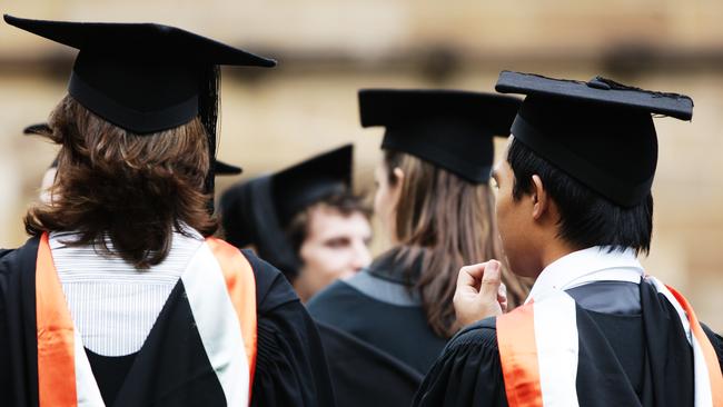 Generic picture of University of Sydney Students on graduation day 24 Apr 2009.