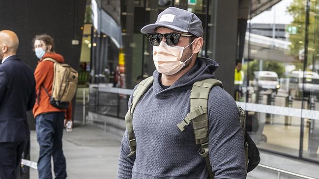 Zac Efron arrives at Melbourne Airport. Picture: Jake Nowakowski