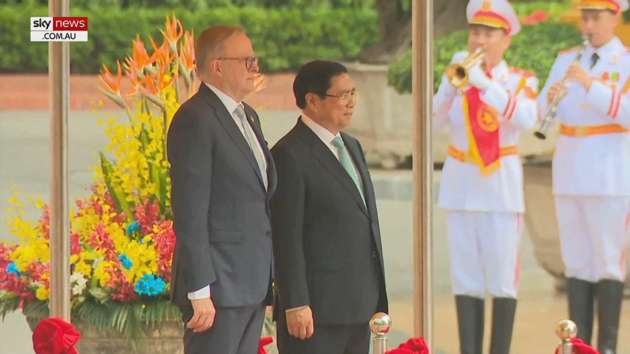 PM Albanese receives ceremonial welcome in Hanoi