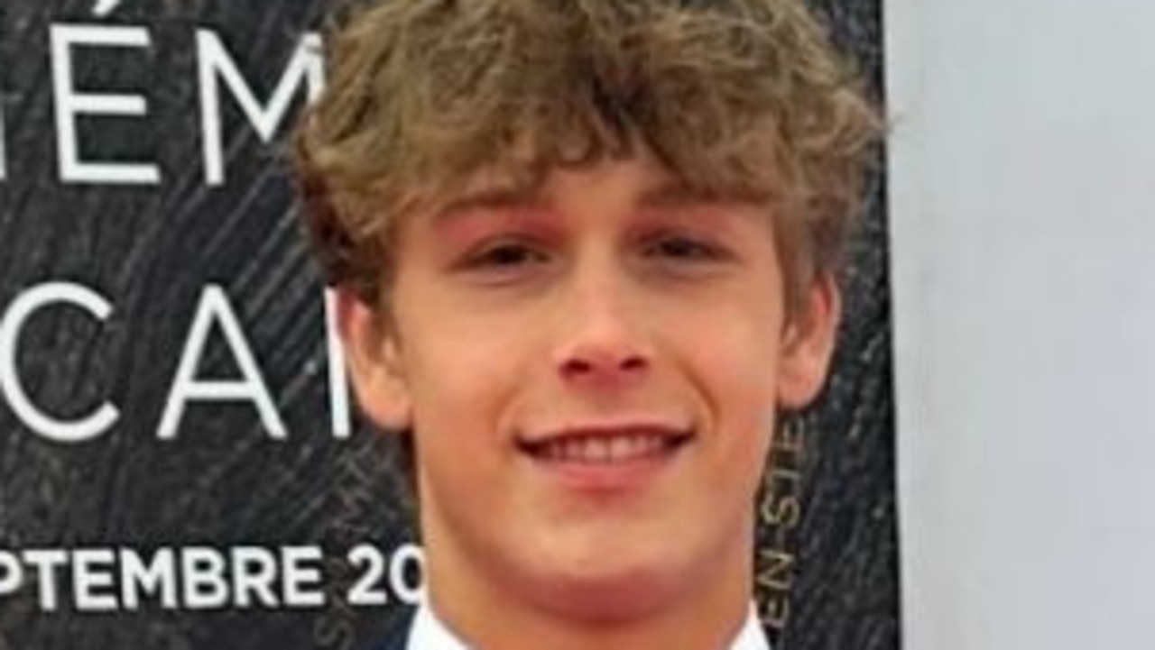 Teen star dead after ‘falling’ from moving car