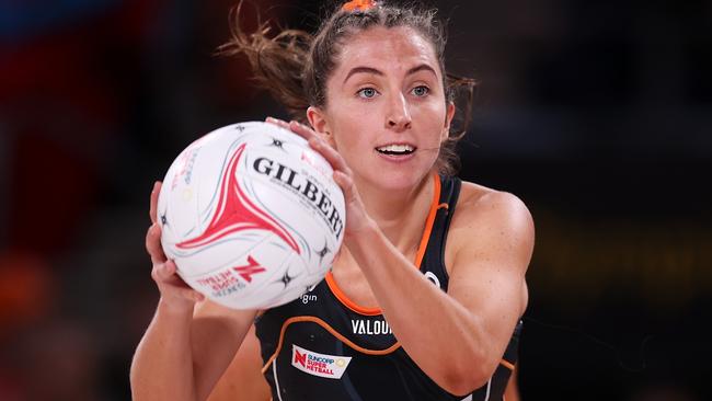 Amy Parmenter of the Giants catches a pass during the round eight Super Netball match between GWS Giants and NSW Swifts. Photo: Getty Images