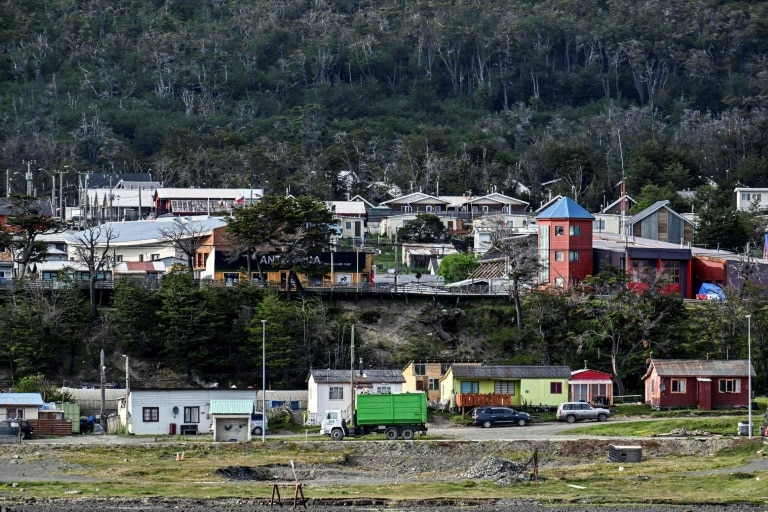 Chile, Argentina order evacuations over post-quake tsunami threat