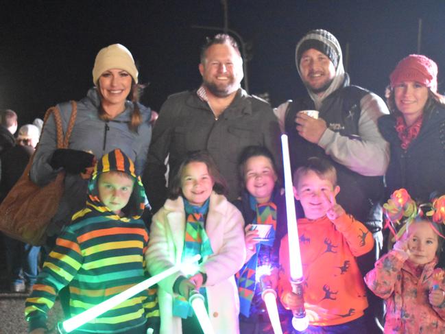 (back) Hayley and Nathan Horne, Waka and Brooke Hikaiti, (front) Pacey Horne, Rauhi and Emiri Hikaiti, Paddy Horne, and Lani Hikaiti at the 2021 Killarney Bonfire Night.