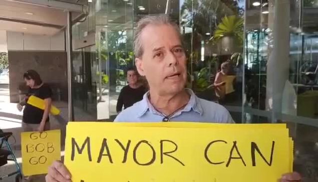 Protesters call for Cairns Mayor Bob Manning to resign