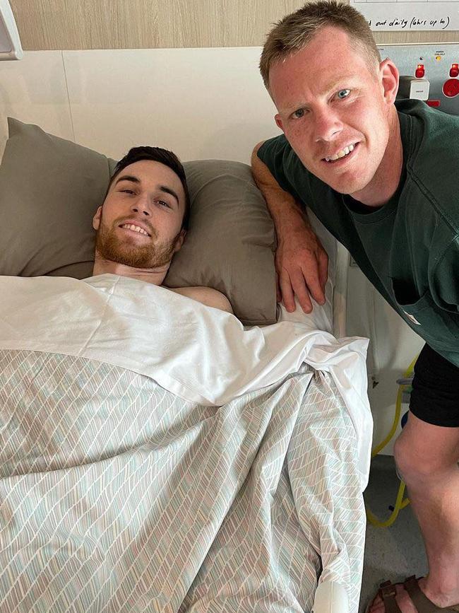 Footy legend Jack Riewoldt visits Ryan Wiggins in hospital. Pic: Instagram / @riewoldtjack08