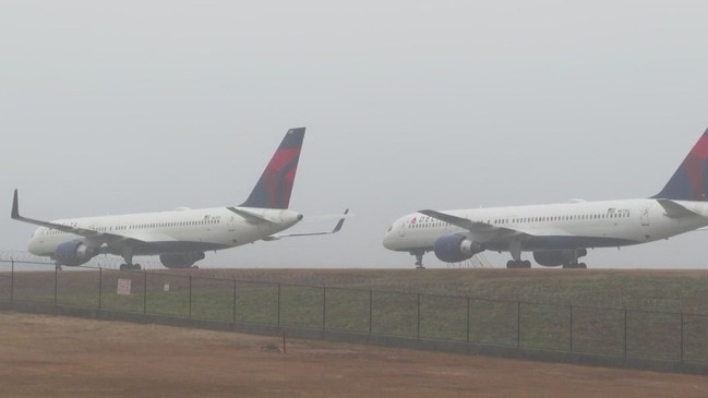 Delta plane loses nose wheel at Atlanta airport