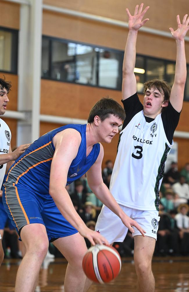 Kurt Siwek (left). GPS basketball Churchie v BBC Saturday August 10, 2024. Picture, John Gass