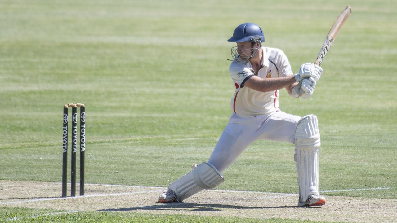 Kyle Tonkin bats for Met Easts.