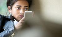 4 signs your child may be a victim of online bullying
