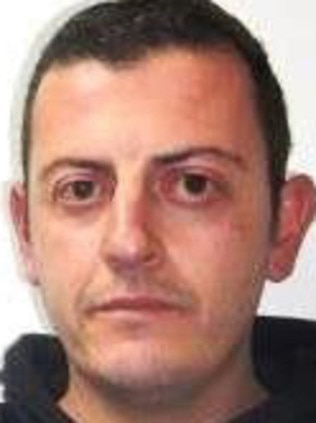 Simon Gauci, 38, warrant for car theft, linked to Rosebud and Rye areas.