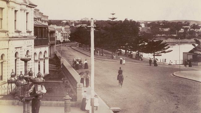 Manly Esplanade circa 1900-1910. Picture: Northern Beaches Council