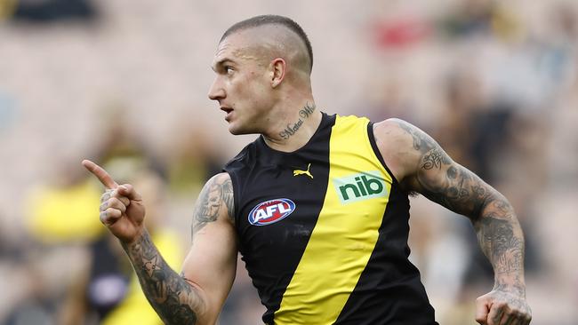 ‘It’s on’: Dusty exit plot thickens