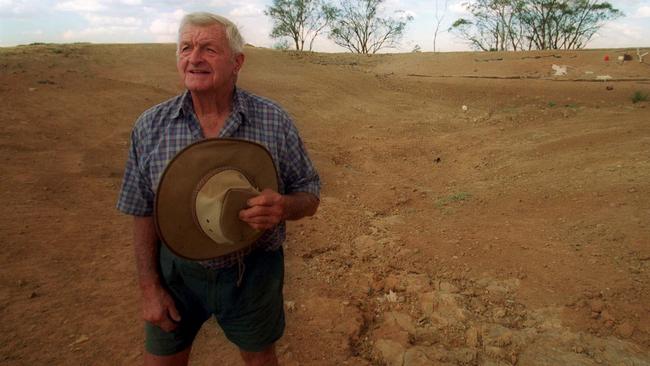 Jim Daniher on the family farm in NSW in 2002.