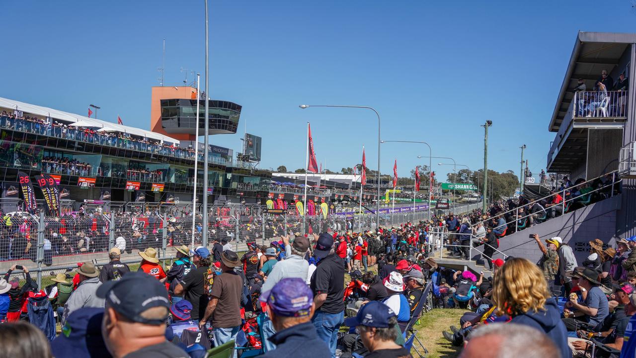 Thousands of fans lined the stands to watch the Bathurst 1000 Supercar race. Picture: NCA NewsWire/ Henry Derooy