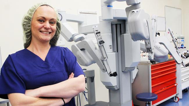 Katie Steele, from Quakers Hill, received Australia's first robotic kidney transplant