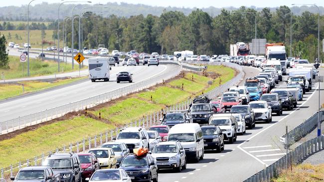 Brisbane Traffic: Early Congestion At Sunshine Coast As Long Weekend ...