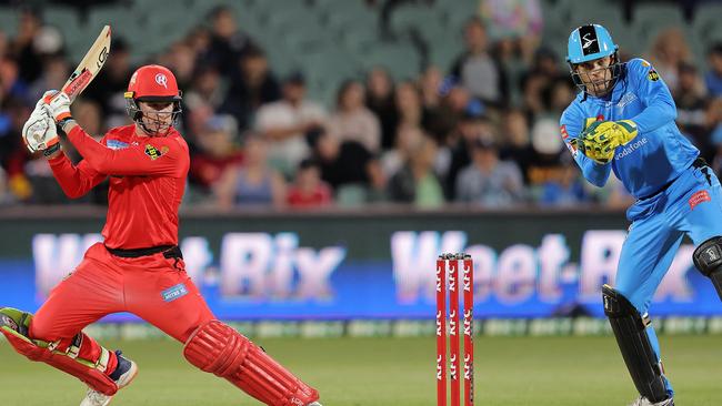 ADELAIDE, AUSTRALIA - JANUARY 05: Mackenzie Harvey of the Renegades bats during the Big Bash League match between the Melbourne Renegades and the Adelaide Strikers at Adelaide Oval, on January 05, 2021, in Adelaide, Australia. (Photo by Daniel Kalisz/Getty Images)