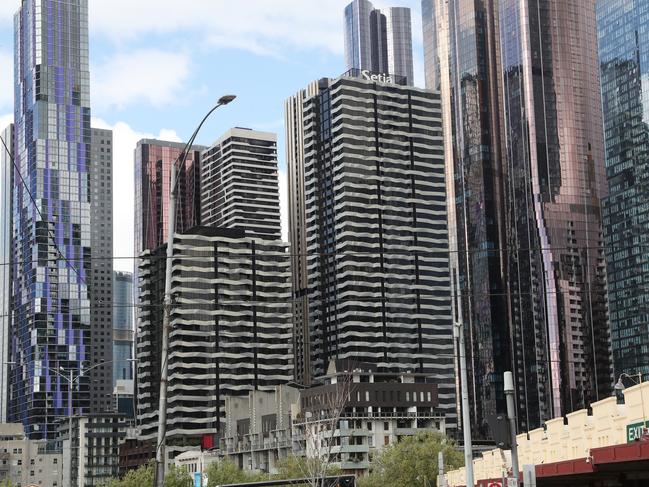 MELBOURNE, AUSTRALIA- NewsWire Photos SEPTEMBER 19, 2024: Realestate stock images in Melbourne. Apartment towers in Melbourne CBD. Picture:  NewsWire/ David Crosling