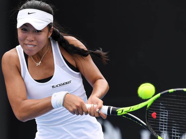 Lizette Cabrera in action against Donna Vekic of Croatia in the Womens Singles on day two of the Australian Open, in Melbourne, Australia 2017. (AAP Image/Dean Lewins)