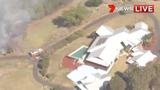 Fire crews battle bushfire at The Gap (7 News Brisbane)