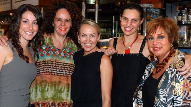 Danielle Tsogas with Kathryn McGowan, Cate Smith, Kirsten Heysen and Anne Wills at Enzos Restaurant for launch of Paramount Pictures. Jan 18, 2007.