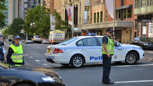 Martin Place siege, Sydney: Lindt cafe hostage attack grips world ...