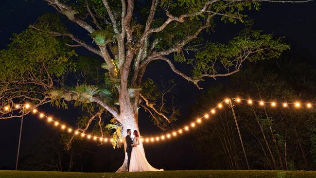 Romantic moment: Katherine O’Reilly and Gregory Reedman (Ben Connolly Photography)