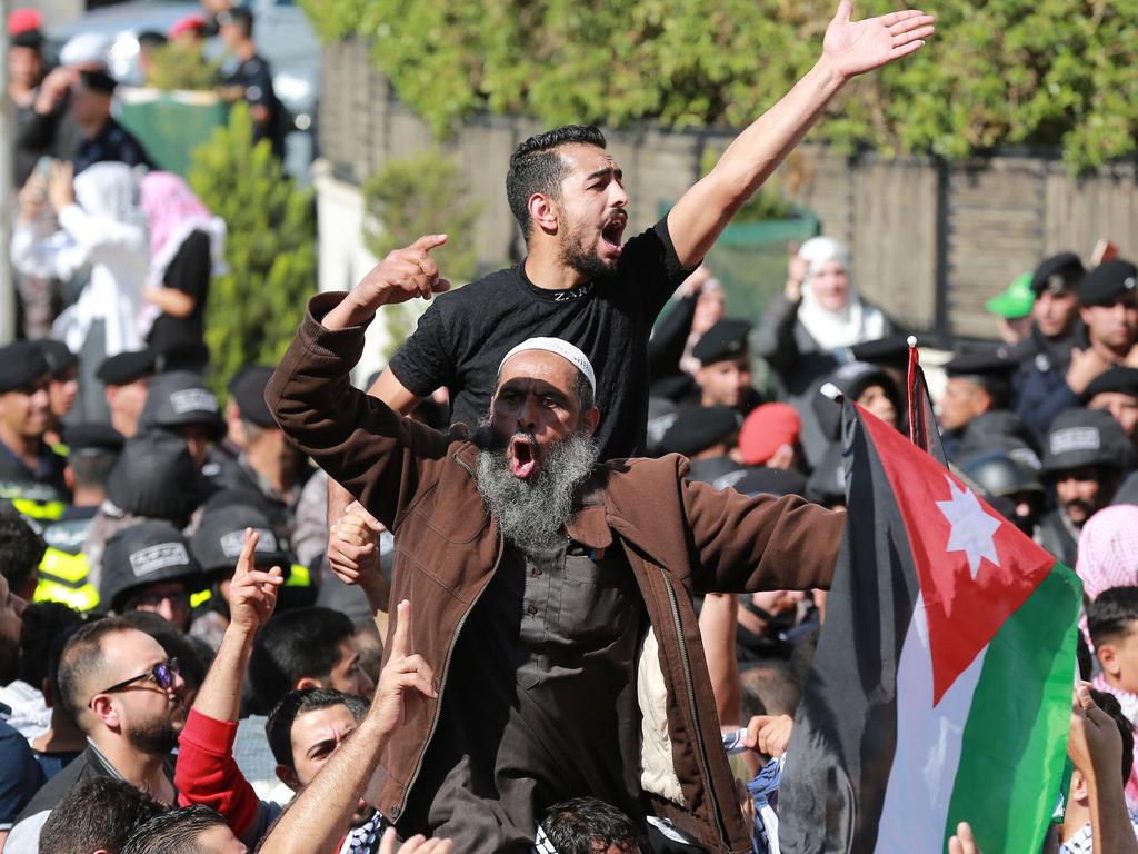 Media failures add to danger in Gaza