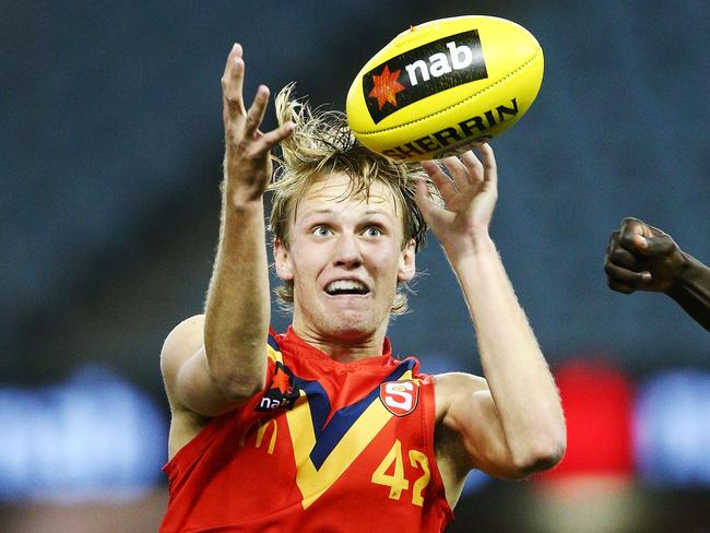 Jack Lukosius marks the ball during the U18 AFL match between Vic Metro and South Australia at Etihad Stadium. Photo: Michael Dodge/Getty Images)