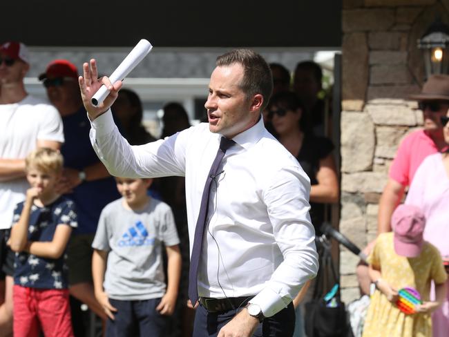 Gumdale Auction , 281 Grassdale rd .Auctioneer Justin Nickerson. Pic Annette Dew