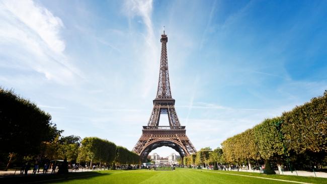 5/13
Eiffel lotta iron
In the 1920s, a chap by the name of Victor Lusig posed as a French government and sold the Eiffel Tower to scrap metal dealers. Twice. He convinced both of them that the government had decided to tear down the icon as maintenance costs were too high.