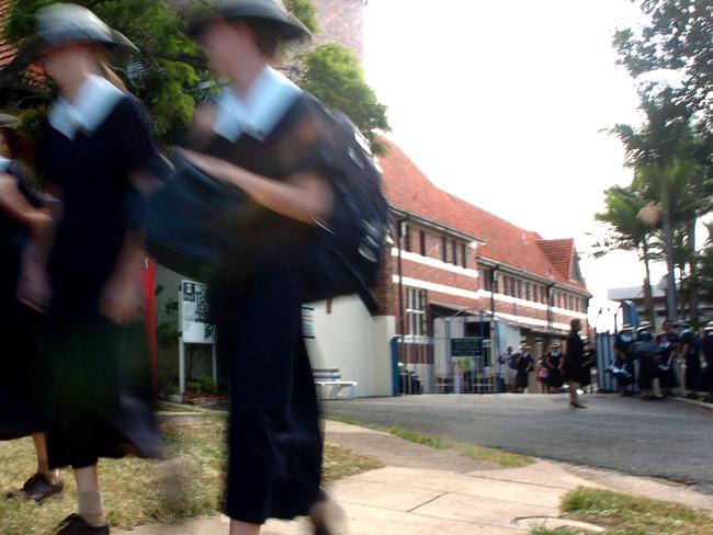 NEWS BCM 08/02/06 Approx. 50 students have contracted a mystery virus at St. Margarets Anglican School , prompting the closure of the school until next Monday. PicHeatherFaulkner