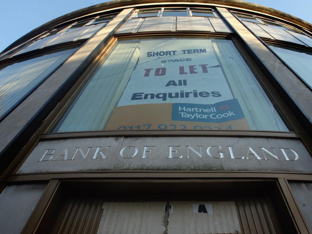 A letting sign is displayed in the window of an empty office above a vacant branch of the Bank of England on January 13, 2009 in Bristol, United Kingdom. Picture: Matt Cardy/Getty Images.