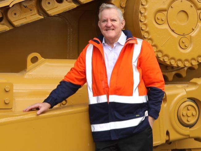 Queensland Resources Council chief executive Ian Macfarlane attends the 2022 QME exhibition in Mackay. Mr Macfarlane says the 10 'hottest' jobs in the sector offer Gen Z workers the chance to earn a starting salary of between $100,000 and $140,000. Picture: Contributed