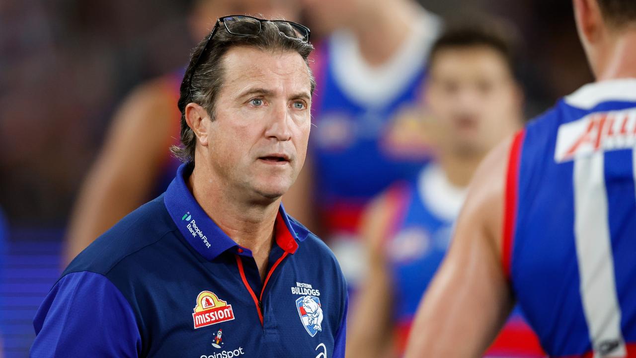 Luke Beveridge, Senior Coach of the Bulldogs addresses his players at three quarter time during the 2024 AFL Round 08 match between the Western Bulldogs and the Hawthorn Hawks at Marvel Stadium on May 05, 2024 in Melbourne, Australia. (Photo by Dylan Burns/AFL Photos via Getty Images)
