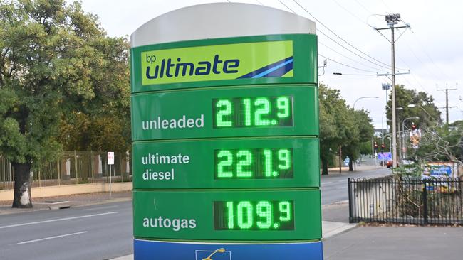 Petrol price excise cuts will start taking effect from tonight. Picture: Keryn Stevens