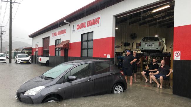 Flooding on Currumbin Creek Road on December 17 at midday Photo: Glenn Hampson