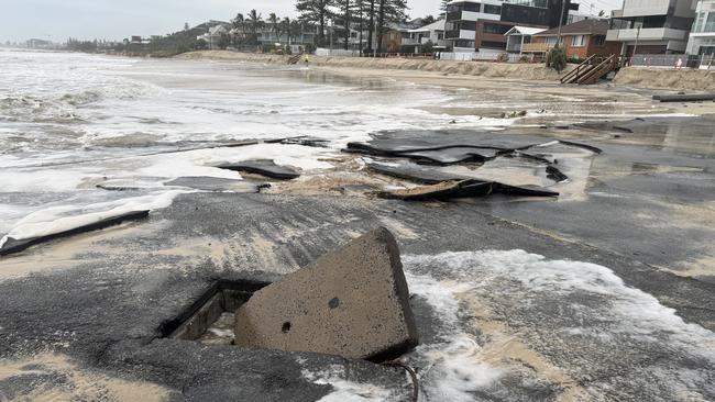 The impacts of Tropical Cyclone Alfred are starting to be felt in coastal areas on the southern Gold Coast.