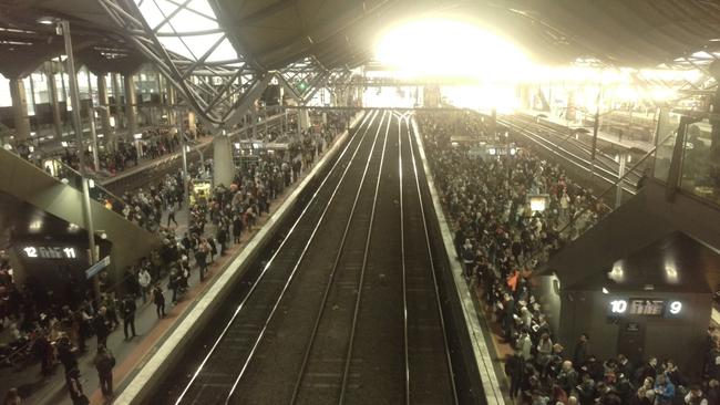 Packed platforms at Southern Cross station. Picture: Twitter.@iwantmynbn