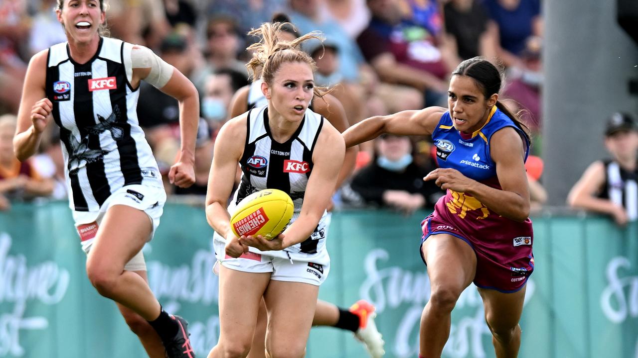 Alana Porter’s Magpies will face the Brisbane Lions in an AFLW qualifying final on Sunday. Picture: Bradley Kanaris/Getty Images