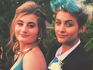 Paris Jackson stuns at school prom