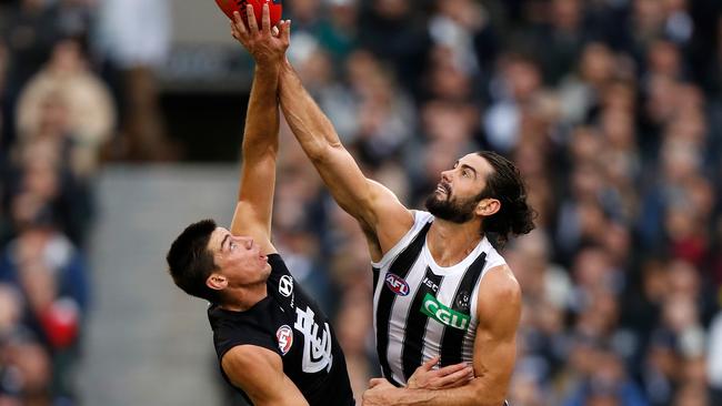 Carlton ruckman  Matthew Kreuzer battles Collinwood counterpart  Brodie Grundy at the Melbourne Cricket Ground. Picture: Photo by Michael Willson/AFL Photos.