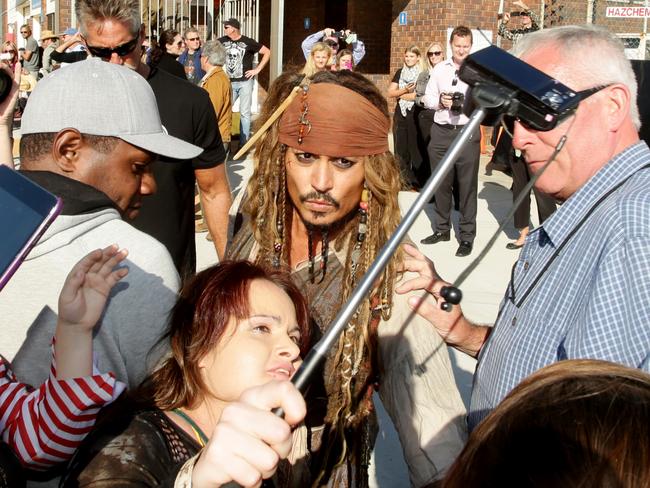Johnny Depp arriving back at Raby Bay. Pic mark calleja