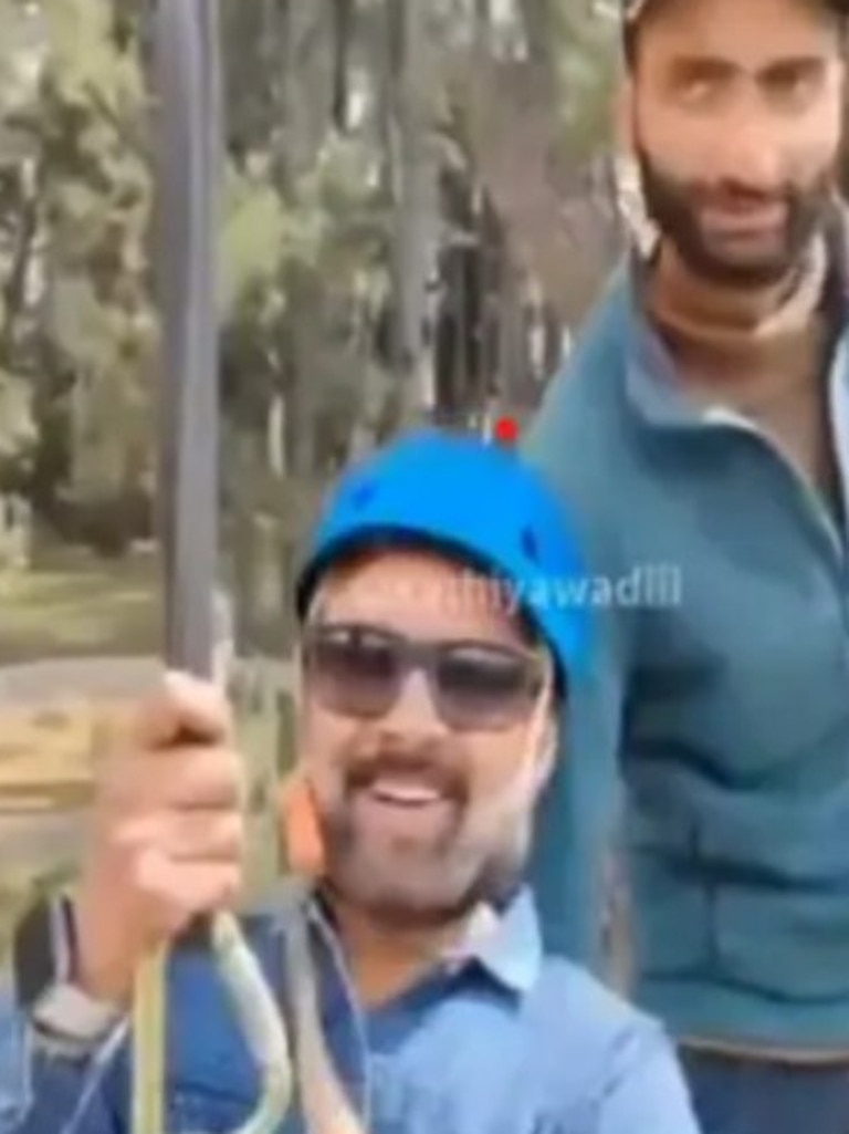Words said by the zip line operator in the video have drawn attention.