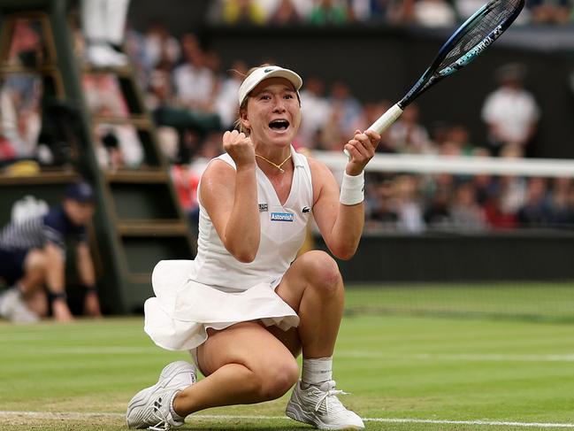 LONDON, ENGLAND - JULY 07: Lulu Sun of New Zealand celebrates match point against Emma Raducanu of Great Britain in her Ladies' Singles fourth round match during day seven of The Championships Wimbledon 2024 at All England Lawn Tennis and Croquet Club on July 07, 2024 in London, England. (Photo by Julian Finney/Getty Images)