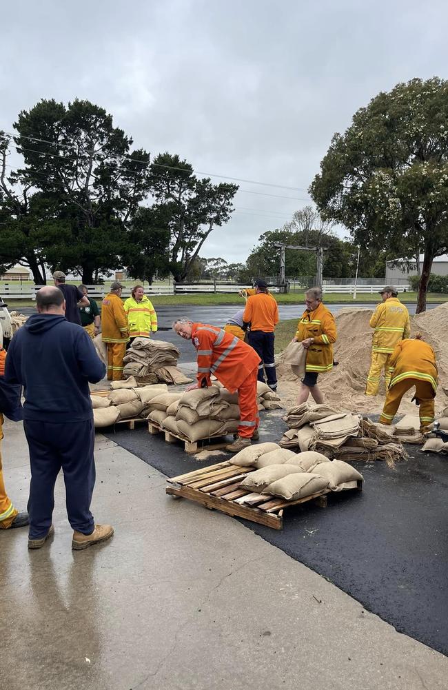 Seaton CFA assisting with sandbagging efforts. Picture: Seaton CFA