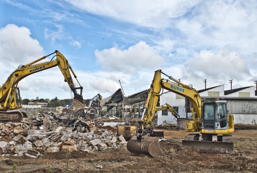 SAWTOOTH GONE: Demolition of Foundry sawtooth shed to make way for new Bunnings building. Picture: Nev Madsen